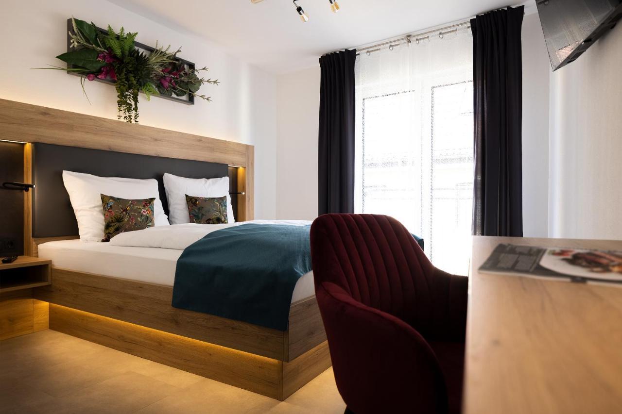 Bed And Breakfast - Homburg Am Main Esterno foto